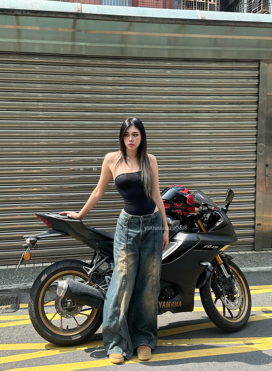還好沒洗車 又在狂下雨😇😇 https://t.co/XI2WSQcUeU