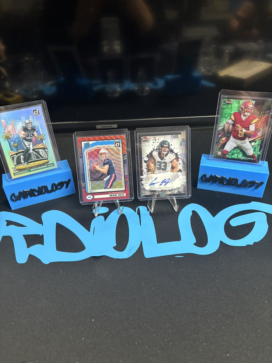 Josh_Collette5's tweet photo. I’d say we did pretty pretty pretty good from one Break! Cardiology doesn’t miss #Downtown #Bowers #Daniels #Donruss #Eagles #Dejean #Maye #Topps https://t.co/8EEg95pDYz