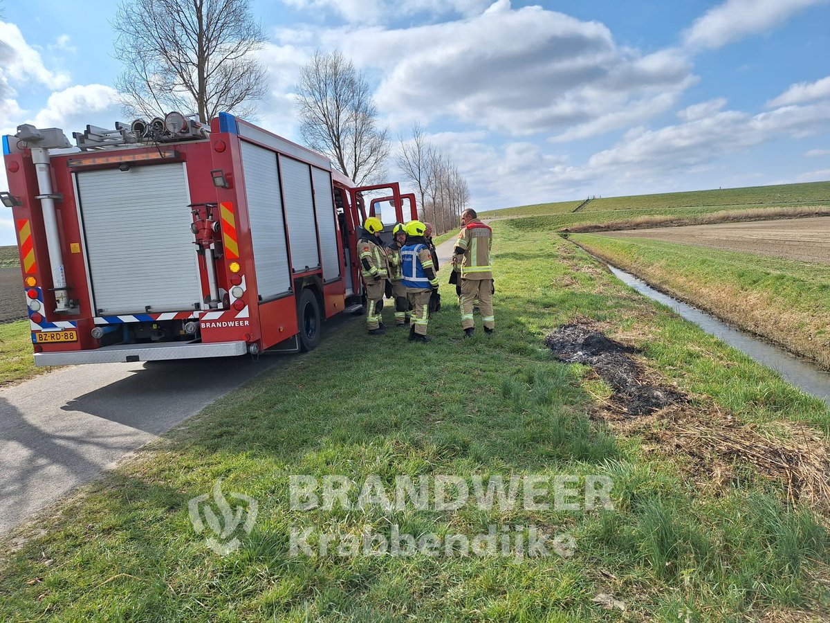 Buitenbrand op Waarde bij slootkant