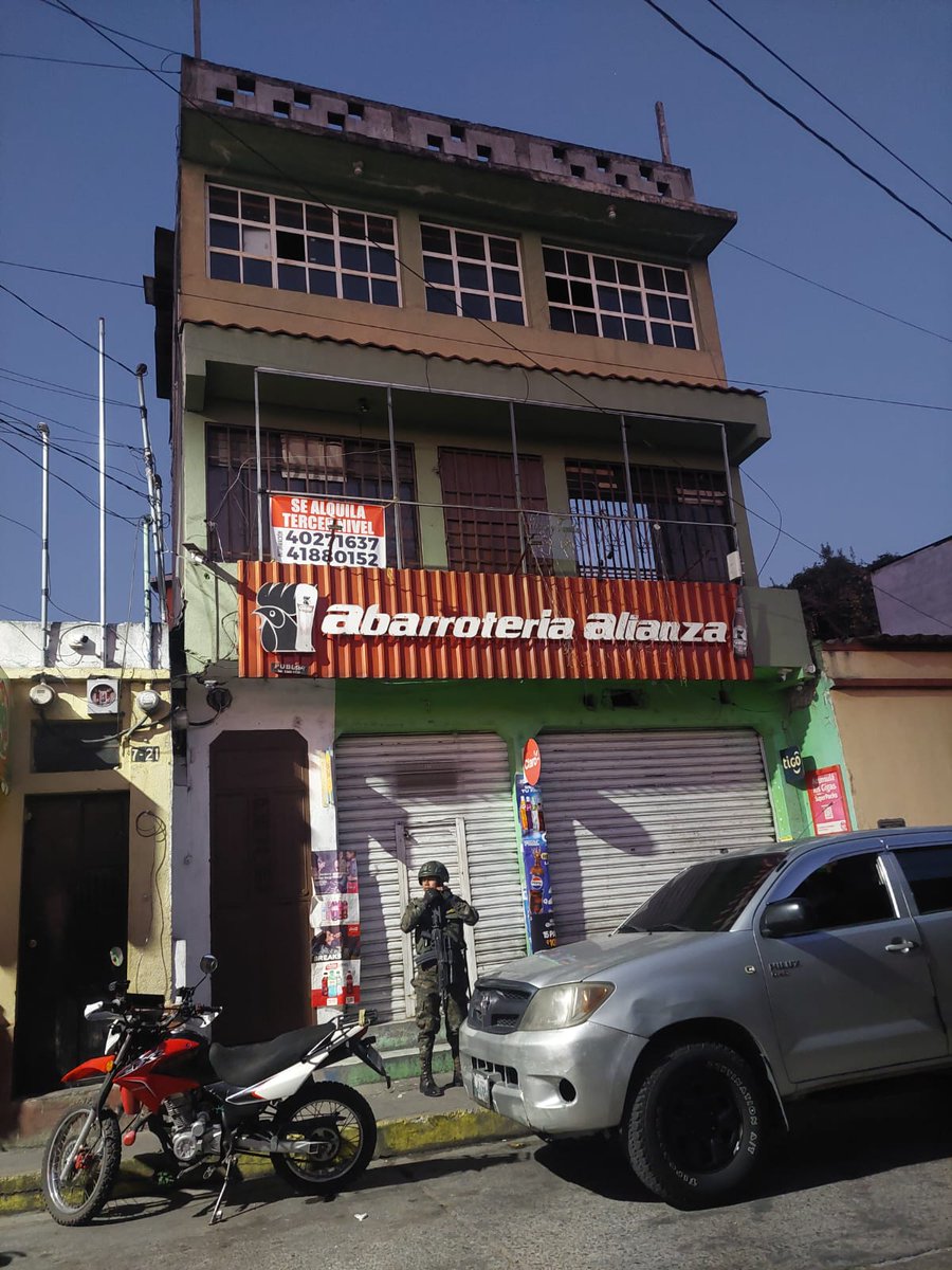 MPguatemala's tweet photo. 2025: 74 días de trabajo fuerte y firme 💪

Allanamientos 🚨

La Fiscal Regional de Occidente doctora Miriam Iliana Barrios de Alvarado, coordina con apoyo de la PNC, #DEIC y #DICRI de forma simultánea 71 diligencias de allanamiento, inspección, registro y secuestro de evidencia en los departamentos de Huehuetenango, San Marcos, Totonicapán y Quetzaltenango con el objetivo de localizar indicios que permitan fortalecer investigaciones en curso.

Con estas acciones se busca dar una respuesta efectiva a la población guatemalteca en busca de justicia.

#MPfuerteYfirme 💪✅
#Allanamientos 🚨