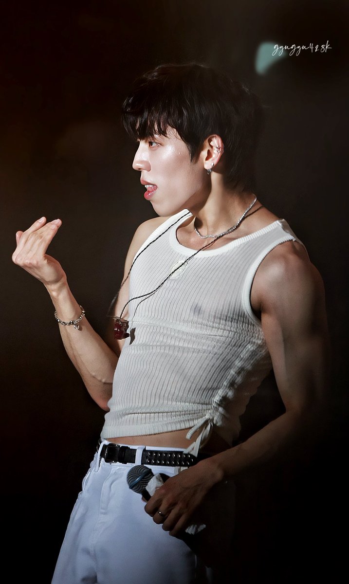 섹시~ 동우

𝐿𝑖𝑚𝑖𝑡𝑒𝑑 𝑒𝑑𝑖𝑡𝑖𝑜𝑛 𝑖𝑛 𝐻𝑜𝑛𝑔 𝐾𝑜𝑛𝑔 🇭🇰
𝟷/𝟹/𝟸𝟶𝟸𝟻