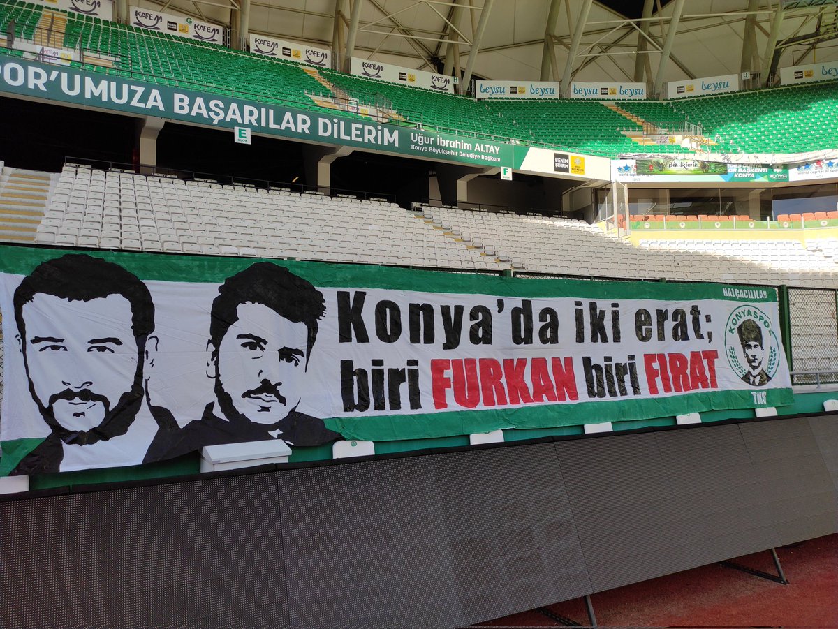 UNUTMADIK UNUTTURMAYACAĞIZ !

Şehidimiz Furkan Kocaman ve Şehidimiz Fırat Yılmaz Çakıroğlu için hazırlamış olduğumuz pankartımız tribünde ki yerini aldı.