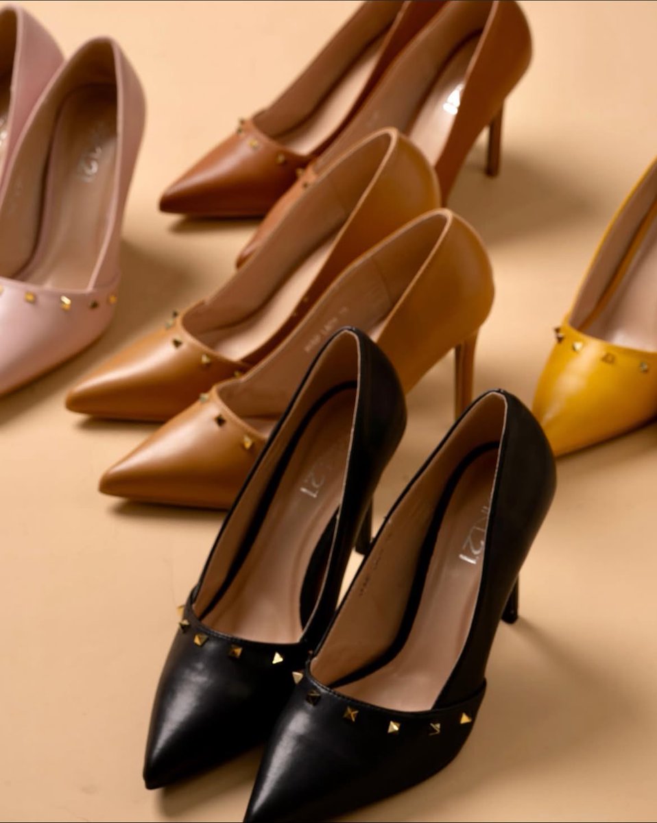 Macam macam pattern kasut ada tau , semua ni cer teka bape harga dia ??? 

‼️ ALL ITEM RM99 ONLY ‼️
📍Emporis Kota Damansara 
📆 15 March 25 
⏱️ 10am - 12am 
#FRKL21REOPENING #FRKL21KOTADAMANSARA