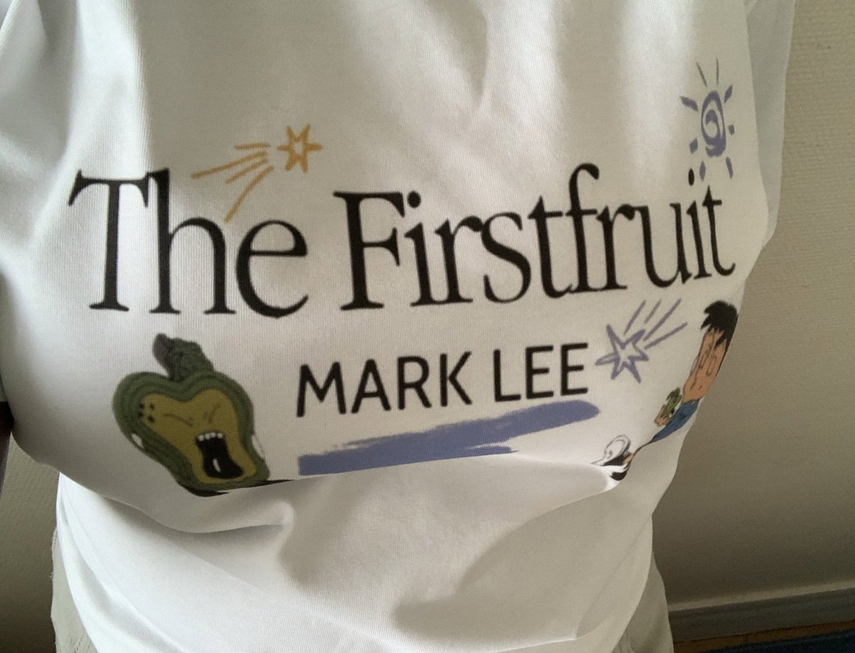 minatlantic's tweet image. made my own shirt  ★☆ 🫑🩵🍏🎧★☆