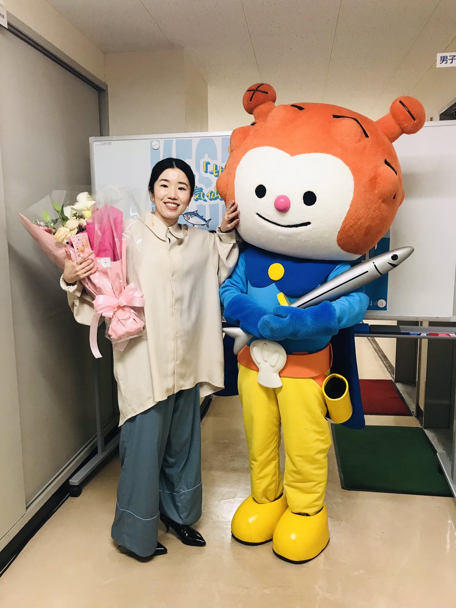 zuruart's tweet image. #映画サンセットサンライズ 
気仙沼凱旋上映舞台挨拶、ご来場ありがとうございました！温かい空気、おもてなしに感動しました。気仙沼のゆるキャラ・ホヤぼーやと撮れた(服は気仙沼のデザイナーさんのumu @umujp_ )💗パネル展にも行けた(祈る会の一員になれた風写真)
頑張ろう、と思わされました、感謝