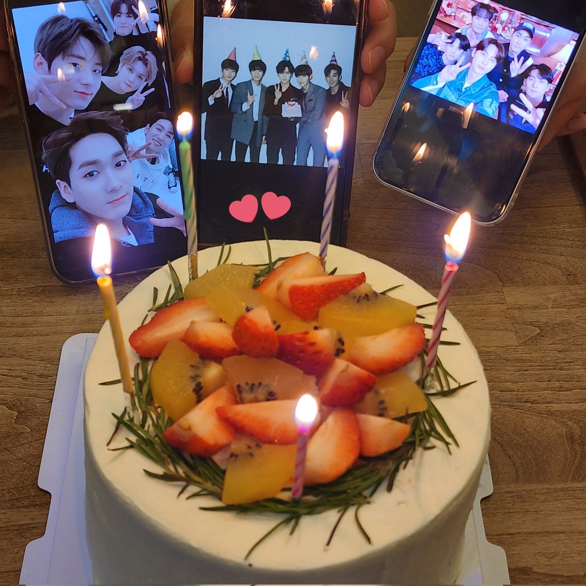 올해도 어김없이 하나, 둘, 셋
사랑해 🩷