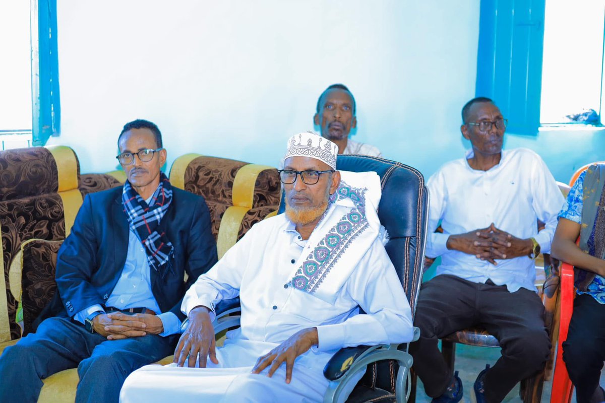 SRSPresident_'s tweet photo. His Excellency President @Mustafe_M_Omer met with community members in Hamaro, Erer zone, to address their concerns. They agreed that collaboration on security is crucial for the community’s development. https://t.co/J10OVjTcLX
