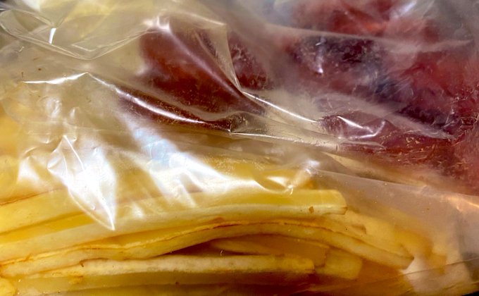 友人から燻製頂いたぞい〜
うれしみ〜

なんと自家製…ッ
しゅごい 