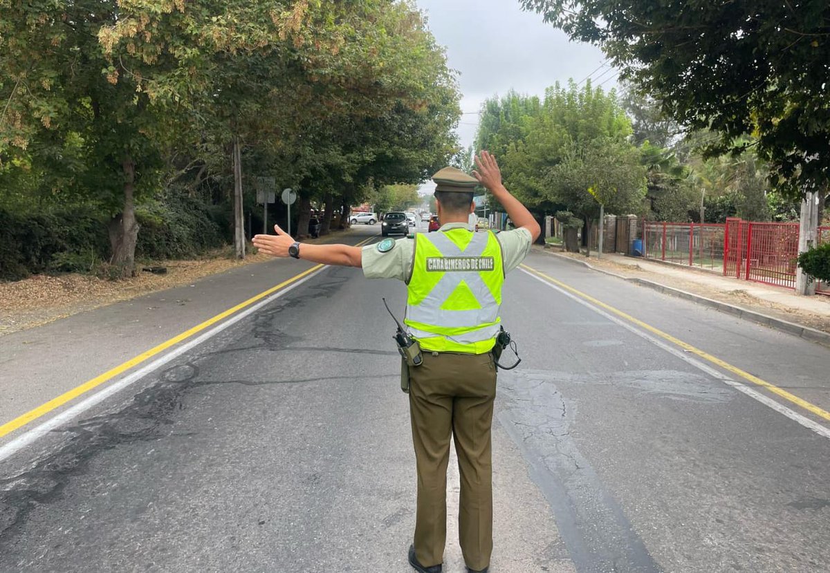 carabprmaipo's tweet photo. #Paine: Carabineros de la Tenencia Champa 64° realizan servicios fiscalizando la Ley de Tránsito, con el fin de detectar infractores de la ley y evitar accidentes viales.
#CarabinerosDeTodos. https://t.co/NZNgbmVv3M