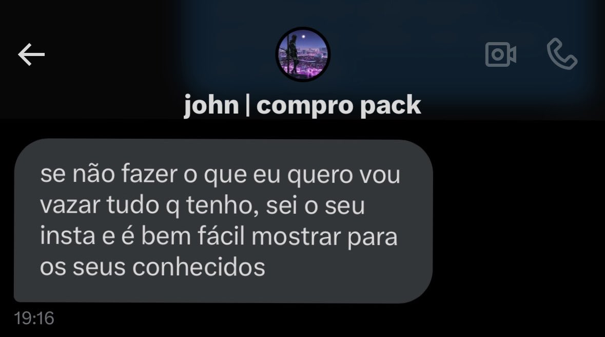 ContaDeExposed_'s tweet photo. Além de golpista é manipulador 
@johnlcontents 
Vai arrumar um emprego brother
Denunciem ele por spam e por assedio https://t.co/FDAtUjgSYq