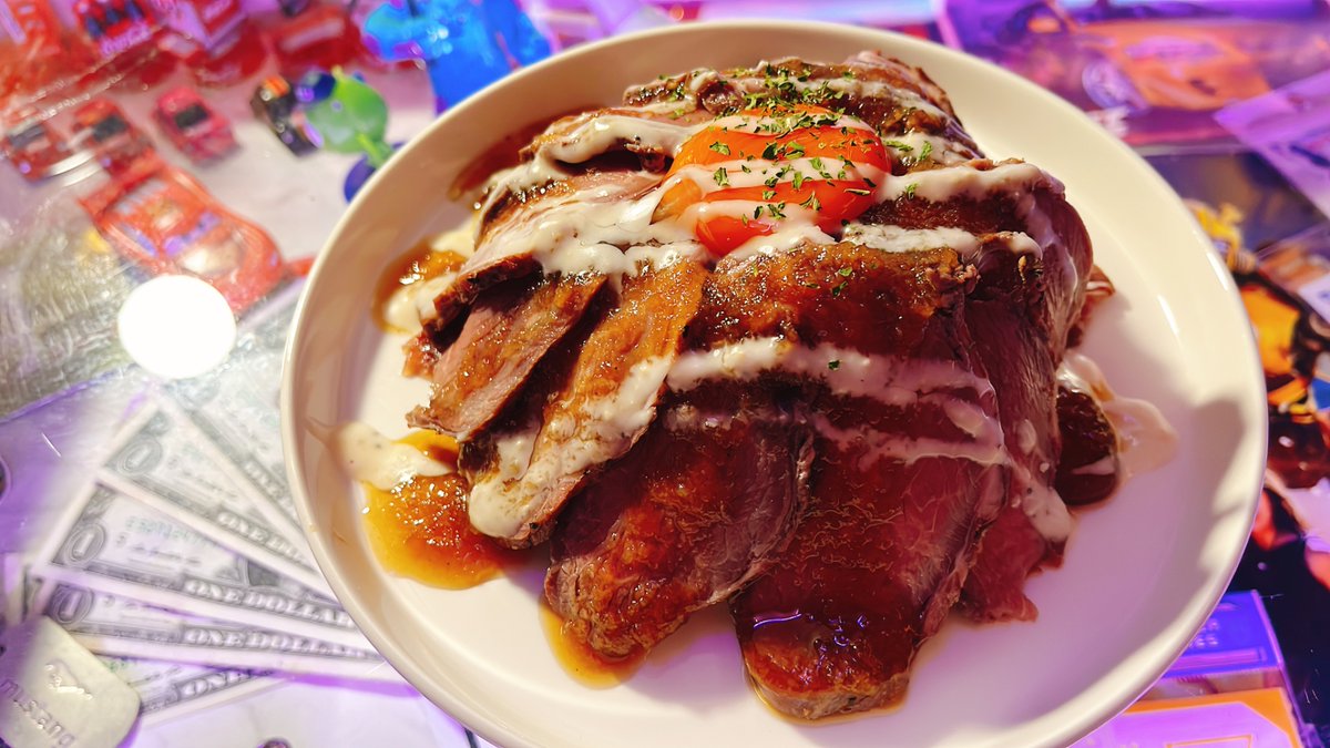 mashumarron_'s tweet photo. #hobbydiningSEVEN(@SEVEN_American)に行ってみました！🍺
入店した途端、そこはアメリカンな映画の世界…🇺🇸

ココで日本語使っていいのか、一瞬悩みましたね🫢←

料理も本当に美味しかった！🥘
キャストの舞ちゃんは相変わらず美人で元気いっぱい✨笑
不思議と初めましてな気がしませんでしたね😐← https://t.co/FqO1bYyADr