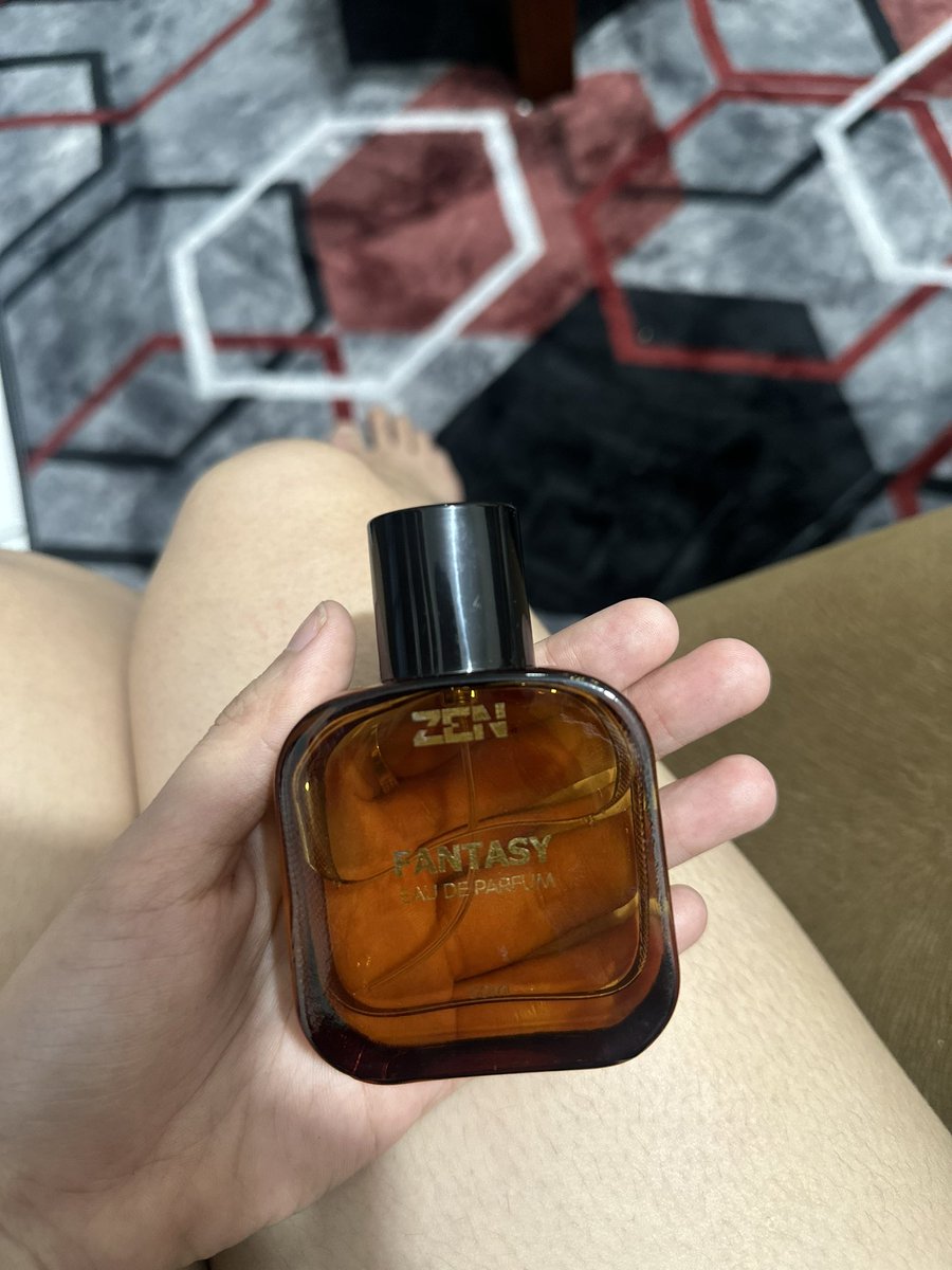 Ga paham parfum tapi Parfum cowok ZEN series Fantasy ini enak bngt wanginyaa pas diciyum enak bgttttt pikiranku melayang kemana” 😭❤️