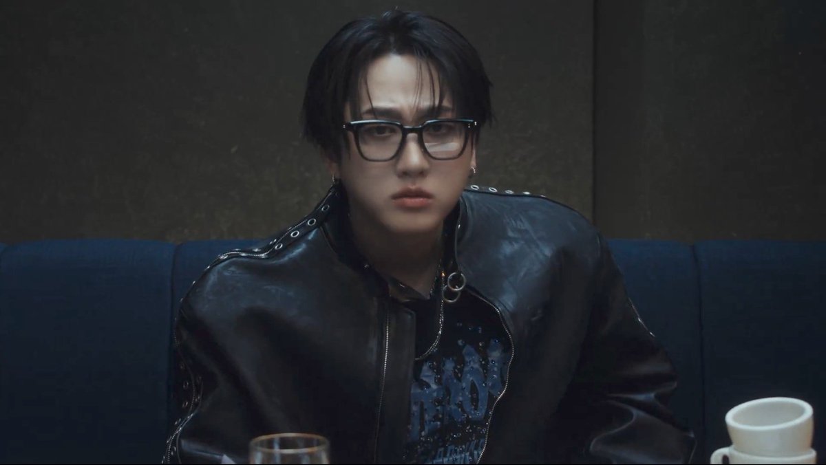 ChangbinGlobal's tweet photo. SEO CHANGBIN THE MAN THAT YOU ARE OMG!!!!

UNVEIL TRACK BURNIN TIRES
BURNIN TIRES BY CHANGBIN &amp; I.N 
#BurninTires_Changbin_IN 
#Changbin #I_N https://t.co/cMOpN7LtLF