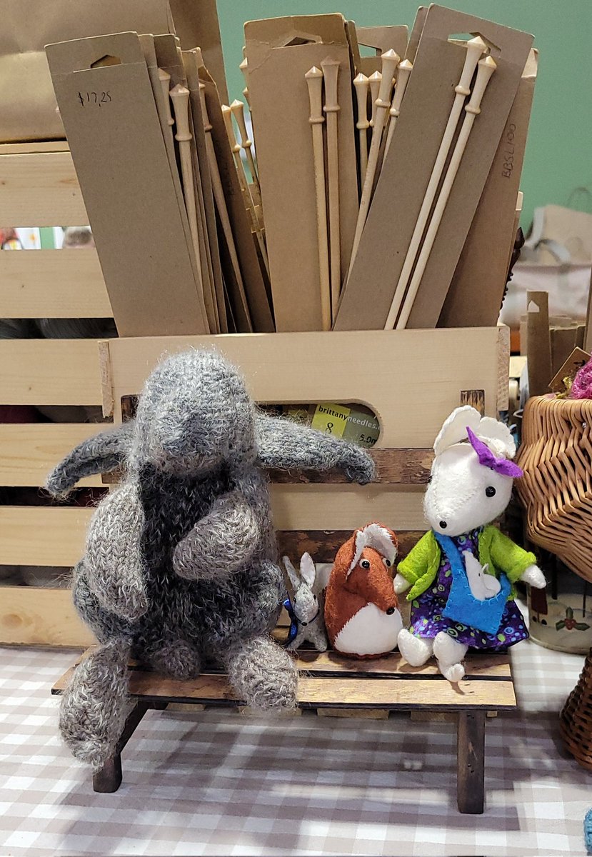 My employees are hard at work behind the scenes!
🍁❄️🐑🧡🧶🧵