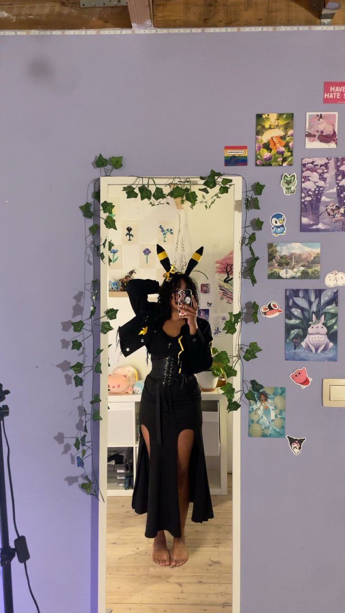 Jadeyluu's tweet photo. 💛 New Umbreon cosplay 💛
Self made ears and tail :) 

This is the outfit for heros made in asia, convention im going to tommorow 

#pokemoncosplay #Pokemon #umbreon #hmia #hddc #comicon #cosplay #streamer https://t.co/B8jPb8zJlU