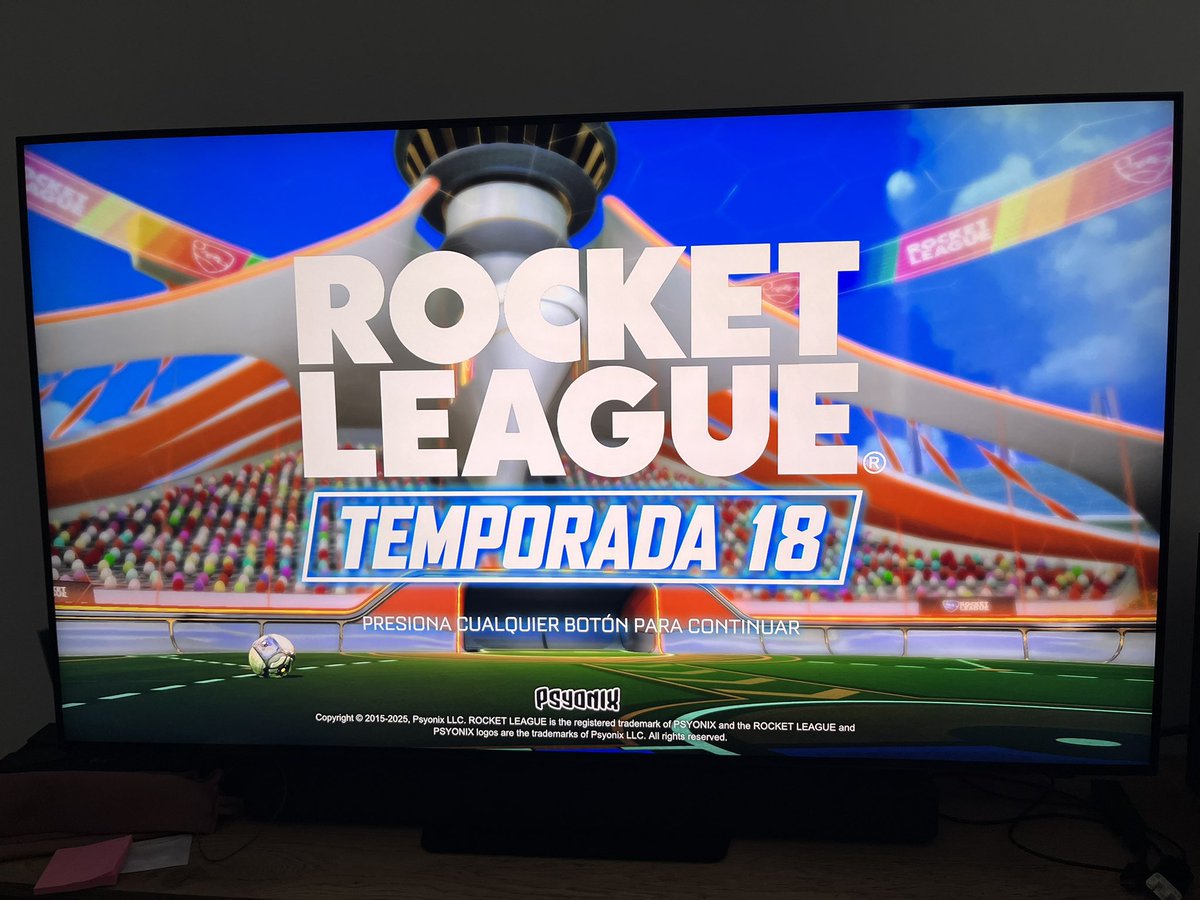 Estraus96's tweet photo. @RocketLeague So cool but in Xbox series X I couldn’t pass from this screen (I pressed all buttons on the controller and nothing happen) https://t.co/nMEI91Gxmu