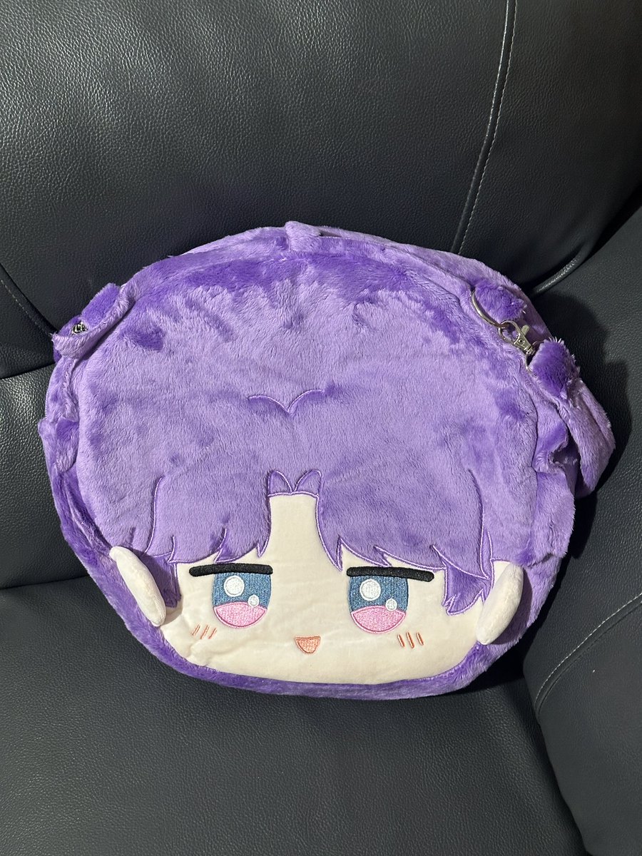 itsvoltairee's tweet photo. thankyouuu @fensviola @philos_heart 
tas ayel tercinta udah sampe ❤️
ngakak banget notesnya AHAHAHAH

once again thankyou so much yaaa,
lucu + gede banget tasnyaa 🥰❤️ https://t.co/Vpuoe8Jf1o