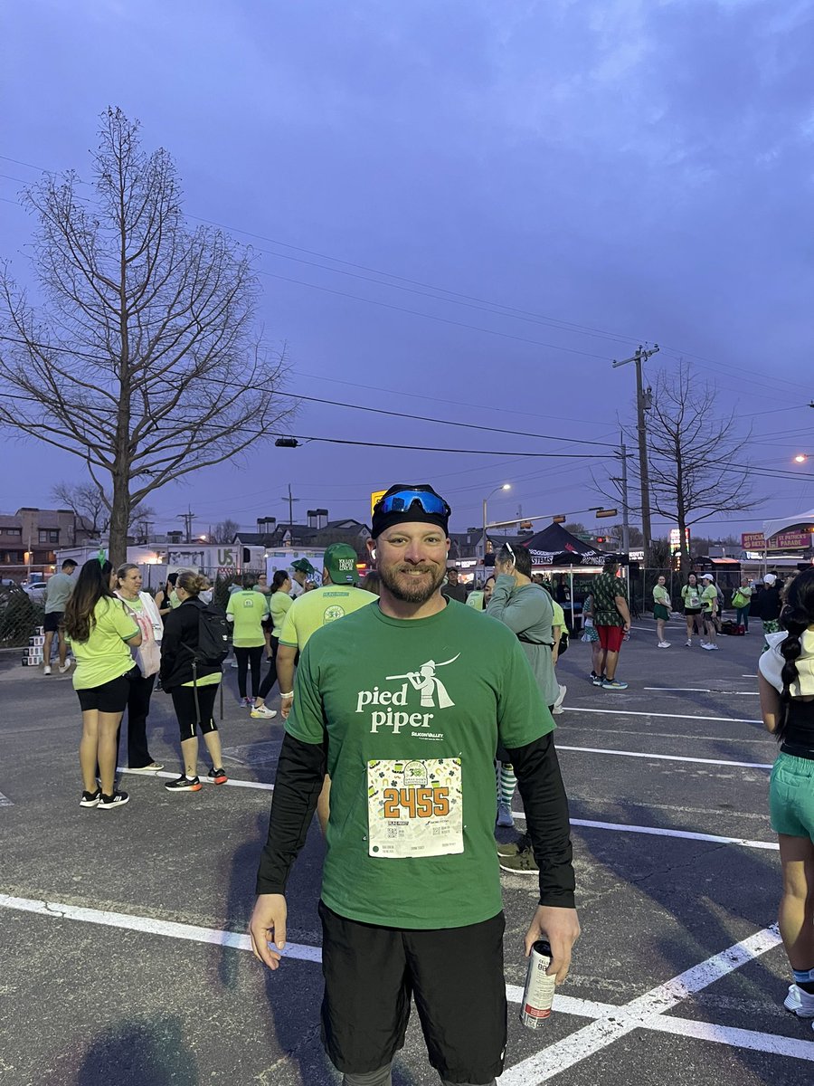 Coach_Patton27's tweet photo. Always great this time of year for the tradition unlike any other! Happy St. Pattys Day weekend everyone!
#Sub30
#StPatricksDay https://t.co/1kfIgba7EV