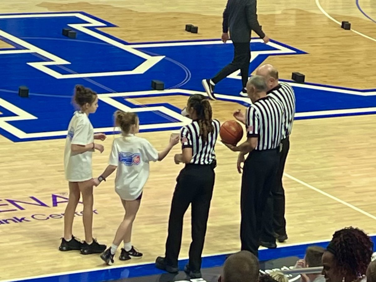 christygocats's tweet image. KHSAA Girls Sweet 16! The girls had the opportunity to be ball girls and had a BLAST! 🏀
#KHSSWEET16
#KHSAA
#CreateTheVision
#RuppArena