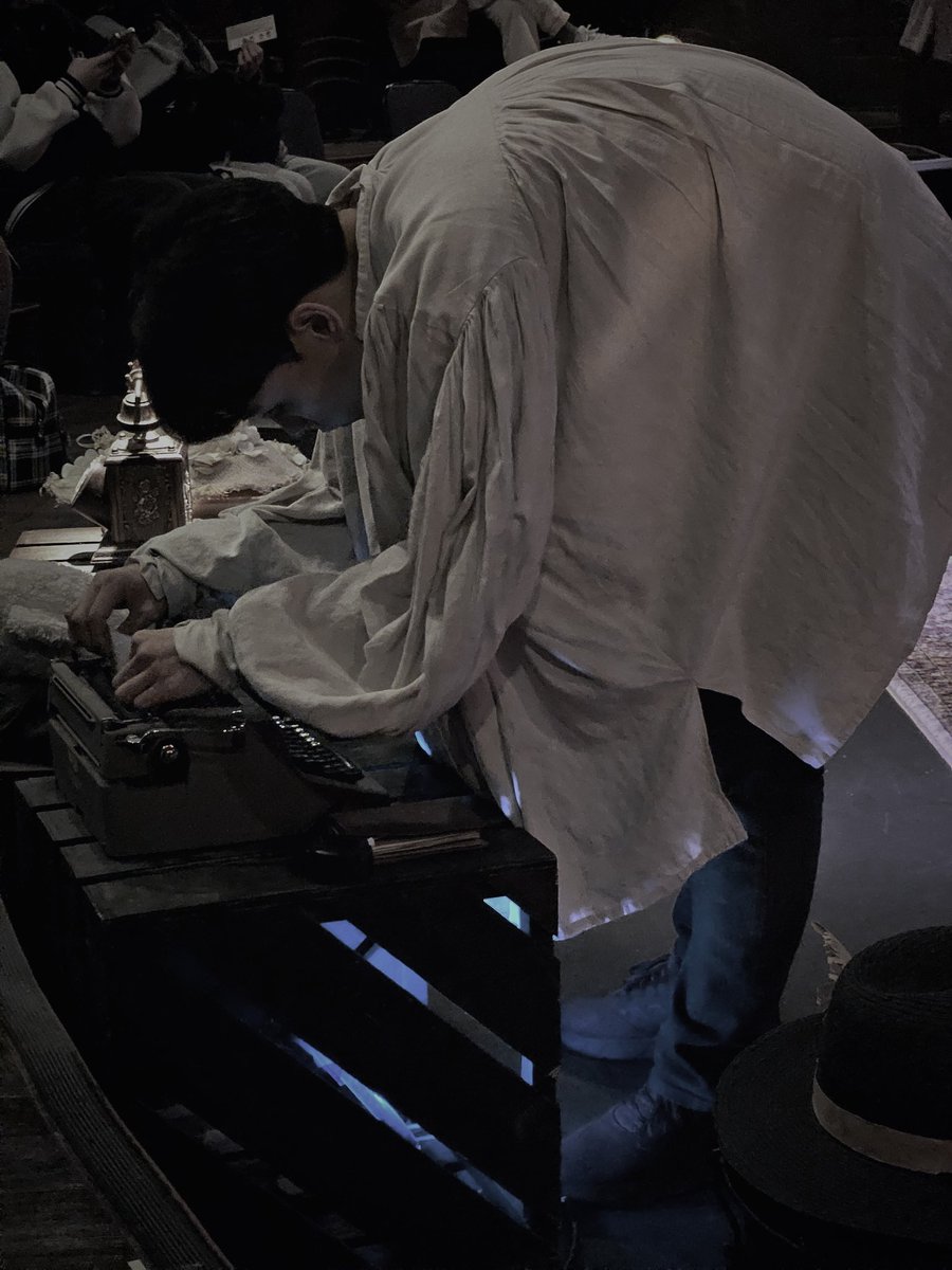 glassesessalg's tweet photo. 250315 플레이위드햄릿 
햄릿 핑크_ #신윤재 배우님 https://t.co/m52xTjSdbK