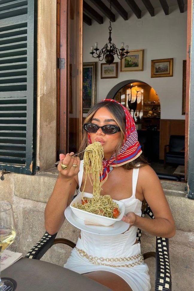 Diorgirlx's tweet photo. my heart lies in italy 🇮🇹 🍷 https://t.co/j8aLGpriJa
