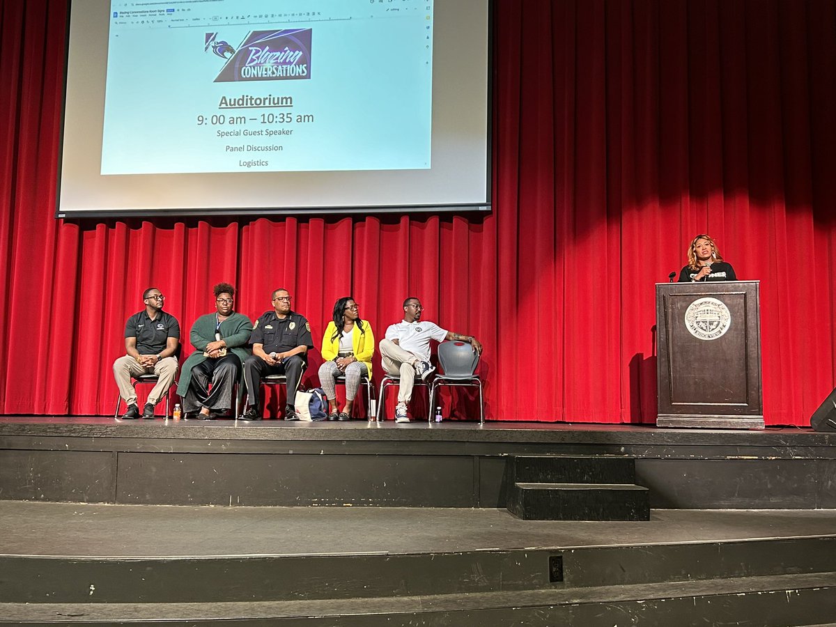 rvhs's tweet photo. #BlazingConversations🔥 is underway and off to a great start!
#Time2Talk⏰ https://t.co/nfATJsxytx