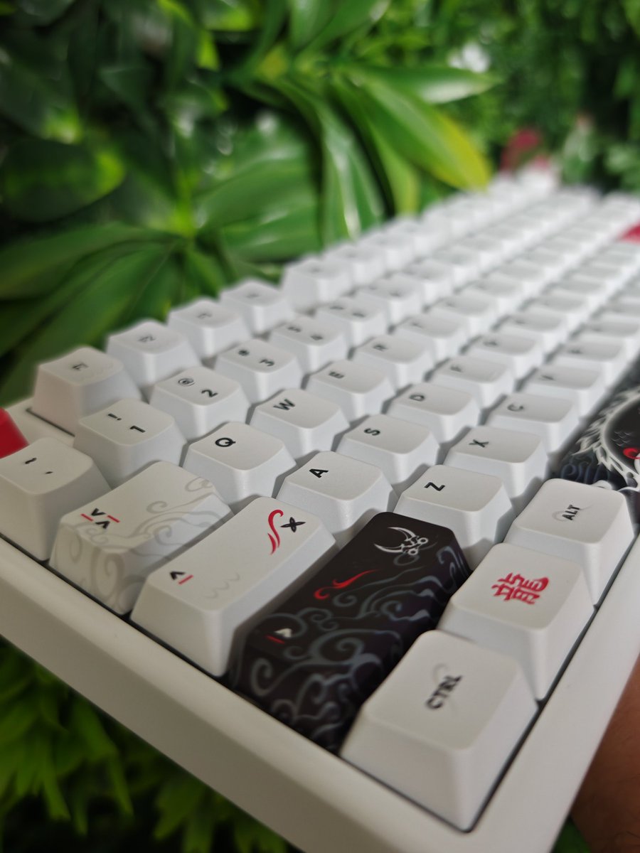 Corlitech's tweet image. Quel grâce, polar 75 pro Yuki aim dispo chez @MaxEsportGG il est magnifique vidéo soon 👌