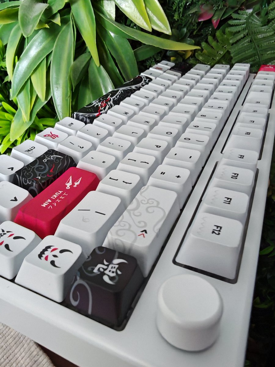 Corlitech's tweet image. Quel grâce, polar 75 pro Yuki aim dispo chez @MaxEsportGG il est magnifique vidéo soon 👌