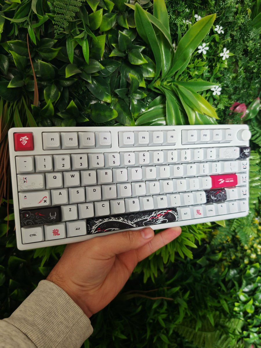 Corlitech's tweet image. Quel grâce, polar 75 pro Yuki aim dispo chez @MaxEsportGG il est magnifique vidéo soon 👌