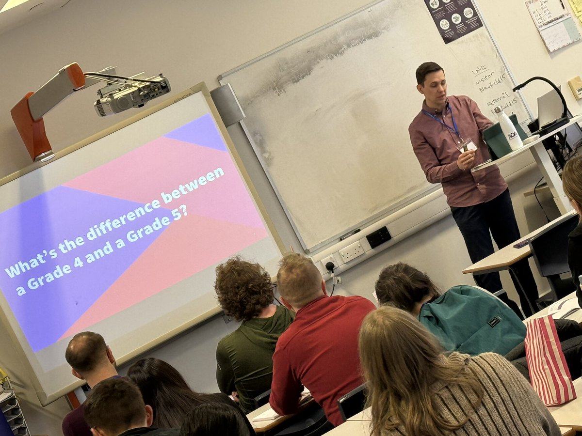 Another 30+ teachers at #MathsConf37 listening to Dave Taylor (<a href="/taylorda01/">Dave Taylor</a>) delivering his 2nd session of the day… again exploring the differences between the average learner who achieved one grade and the average learner who achieved one grade higher <a href="/AQAMaths/">AQA Maths</a> <a href="/AQA/">AQA</a>