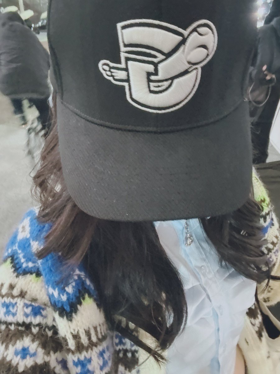 monmon_beer's tweet photo. 250315 スンミン 関東サイン会 レポ

ロッテジャイアンツのキャップと去年のイルコン初日？のスンミンとお揃いの上着を持って行きましたん🐶

拙いけど全部韓国語で話して通じたのも嬉しいし、スンミンが日本語で考えて返事をしてくれたのもHAPPYすぎる…
人生頑張ります💪
#승민 #Seungmin #スンミン https://t.co/jZRzqJaf70