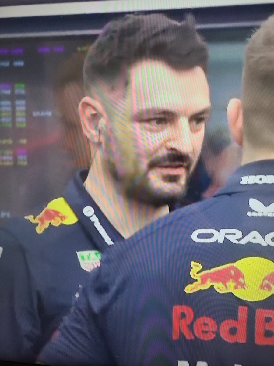 Daniel Silva tweet media