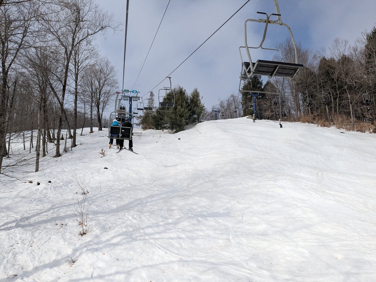Beautiful spring skiing today at Royal Mountain. <a href="/NYSkiBlog/">NYSkiBlog</a> <a href="/iskiny/">iskiny</a>
