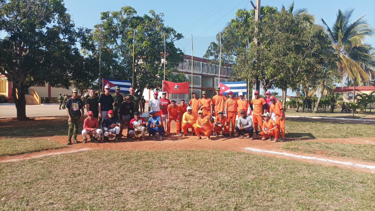 "⚾️ Jornada 3 de la Copa de Béisbol 4 de abril ¡emociones al límite! Grandes jugadas, equipos entregándolo todo y el espíritu del béisbol brillando en cada inning. ¡La pasión por el deporte sigue creciendo! 🏆🔥#SiempreJoven