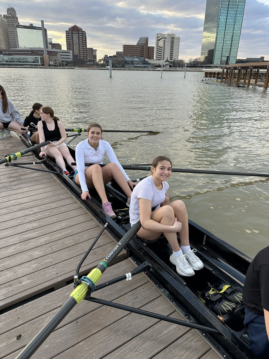JacketCrew's tweet photo. It’s good to be back on the water ☀️ The Spring 2025 season is off to a great start! @PburgAthletics https://t.co/qdY7TNV5e6