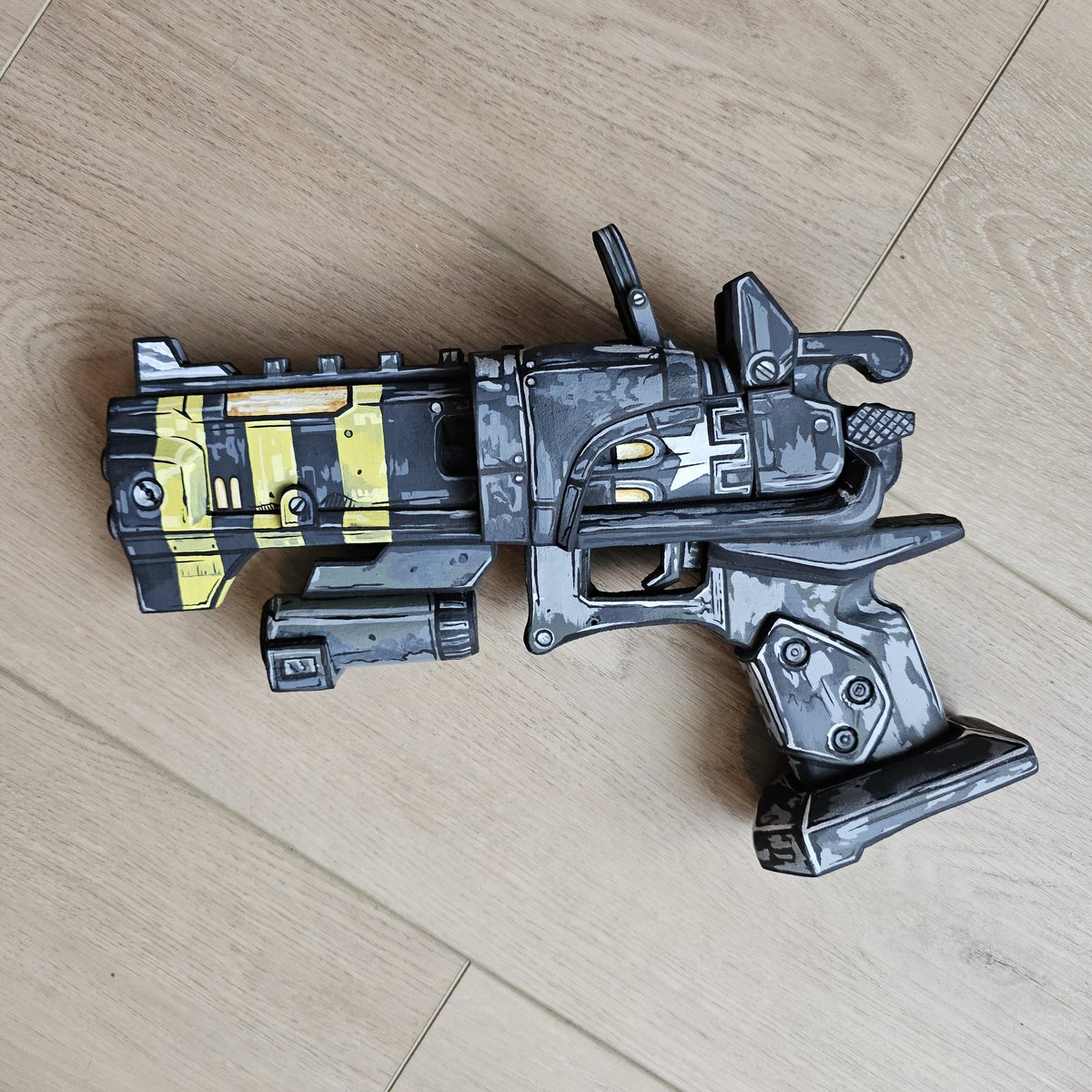 JessilynCupcake's tweet photo. I'm really good at one thing and that's recreating almost anything from Borderlands.

Commissions are open for completion in May! Shoot me a DM! https://t.co/GiUc0NOcmp