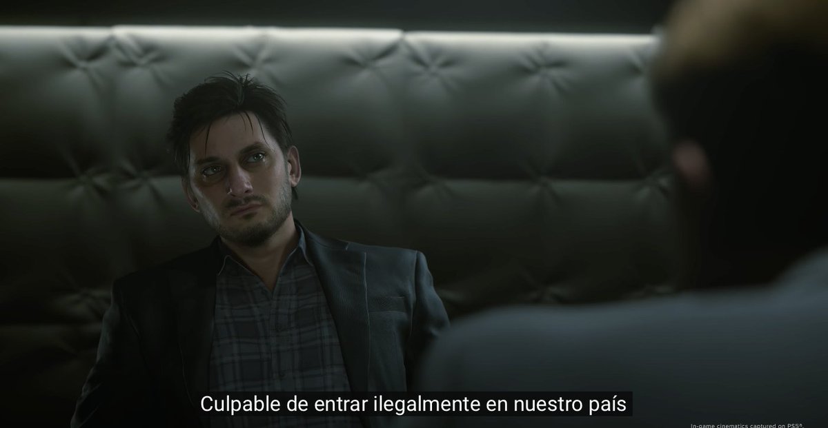 The_Kojiman's tweet photo. 🚨❗️DEATH STRANDING 2: ON THE BEACH. Análisis del trailer ❗️🚨

(Este análisis se hace en 2 Hilos, el primero de 24 tweets desde el inicio del trailer hasta la aparición de Rainy, en el segundo, desde este punto al final ya que X no deja hacer hilos de más de 25 posts)

(1/24)

El trailer comienza con una conversación entre dos nuevos personajes, Neil y el que parece ser un alto cargo de alguna agencia de seguridad americana o de alguna tipo de organización gubernamental.

En esta conversación nos dan a entender que Neil no es de EEUU y que tiene que hacer un trabajo para que no le terminen arrestando por sus cargos.

#DeathStranding2OnTheBeach #DeathStranding2