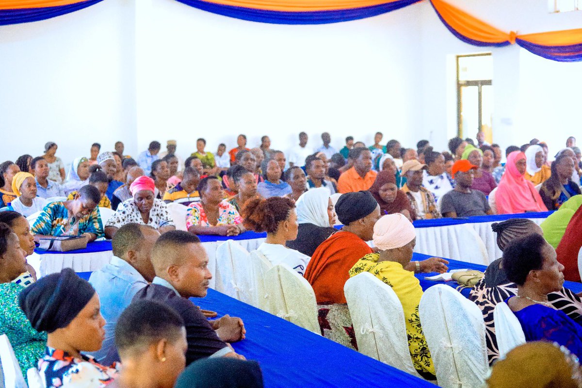 GAIN_TANZANIA's tweet photo. #GAINTZ, in partnership with @AgriThamani, is leading a food safety workshop in Bukoba, equipping key stakeholders with the knowledge and tools to strengthen food safety awareness at the subnational level.
#healthierdiets4all #FoodSafety https://t.co/WnBqDCE9zK