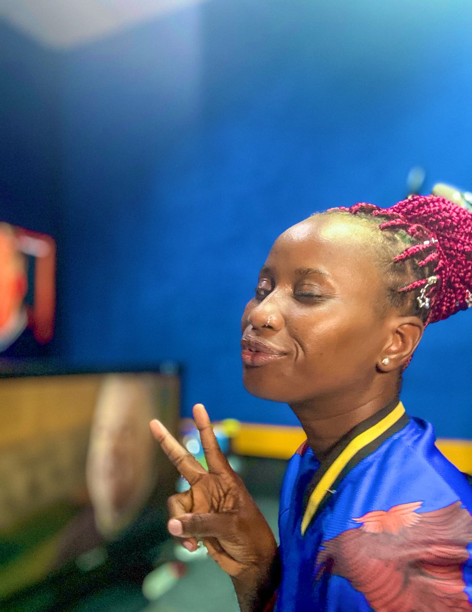 OfficialSuo's tweet image. Game face ready. 🎙️ ⚽️ 

Change language options to 2 (pidgin)  @DStv CH203 and we’re live! ✌️

#OfficialPidginCommentator
#EnglishPremierLeague
#ChiefSuo
#EnergyChief
#Kpoko🧡