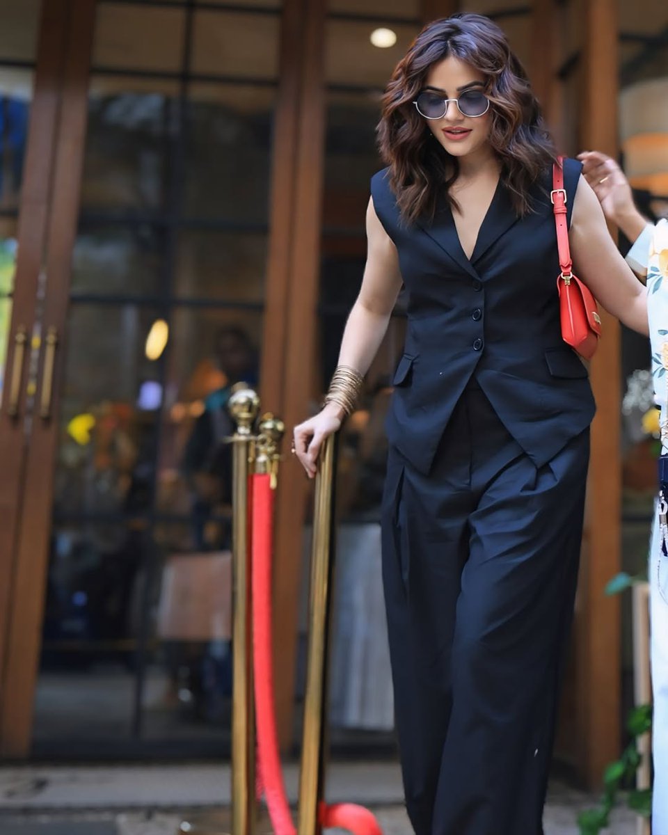 actresswoods's tweet photo. Rubina Dilaik 🖤✨️

#RubinaDilaik https://t.co/LYWwiZ5IGJ