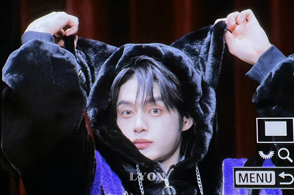 250315 🐈‍⬛
#김지웅 #KIMJIWOONG #キムジウン
#ZEROBASEONE #ZB1 #제로베이스원