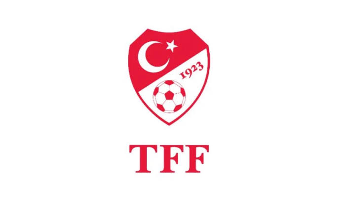 HonoreDeBerke's tweet photo. 🔥 “TFF, bu sezon oynanacak bütün derbilere yabancı hakem atama kararı verdi!”

🔗 NTV https://t.co/X08zRKsAsQ
