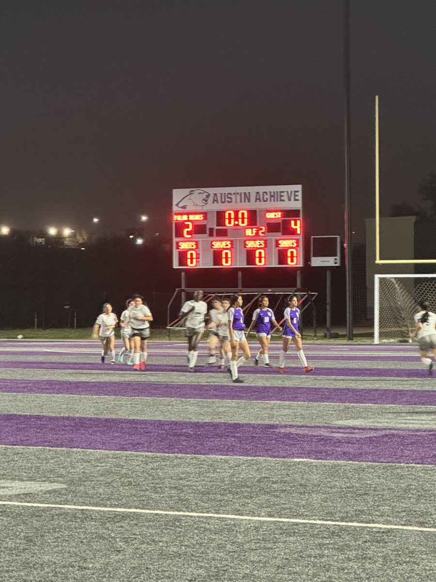 PawsUp_Sports's tweet photo. Closing out the season a high note! @EastsideECHS Girls ⚽️with the 4-2 win!
Karen Gomez: 1 Goal
Kensy Maldonado: Hat Trick
PA+E=P #PawsUp 🐾
@AISDAthletics @CoachLB3 @coachnava_7 @JCruzer31 @var_austin https://t.co/WgP6Oozmoa