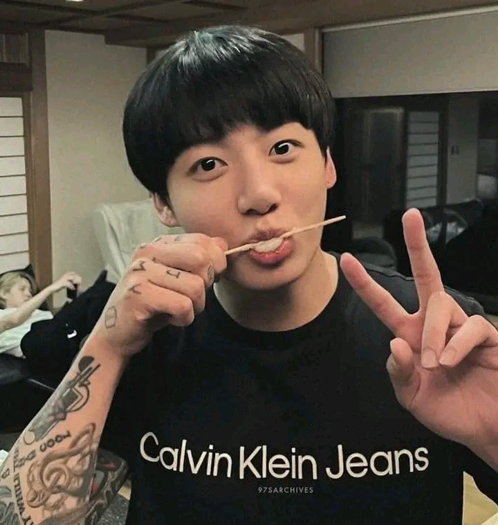 jk6529403's tweet photo. 안녕하세요 군대 💜💜💜여러분 모두 그리웠고 곧 만나기를 바랍니다 🥹💜 https://t.co/rI0AqzKYFK