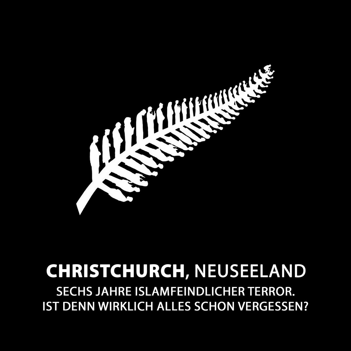 Tarek_Bae's tweet photo. Es ist heute 6 Jahre her, dass ein islamfeindlicher Terrorist in Christchurch zwei Moscheen stürmte und 51 Menschen tötete und 50 verletzte. Vieles scheint vergessen.

Es scheint vergessen, dass der australische Attentäter seine Tat ankündigte und niemand etwas tat, weil die Sicherheitsbehörden sich auf „Islamisten" konzentrierten, wie die neuseeländische Regierung zugab; Vergessen, dass der Extremist sich als Kreuzritter sah und in Europa die Route der Kreuzzüge nachfuhr sowie Kontakte zu europäischen „Islamkritikern“ unterhielt und dem Rechtsextremisten Martin Sellner, der gemeinsam mit AfD den Hassbegriff „Remigration“ verbreitete, Geld überwiesen hat; Vergessen, dass der Mörder sich auf seine Waffe Schlachten gegen das Osmanische Reich oder Andalusien kritzelte und bei seiner Tat ein serbisches Lied hörte, das den Genozid an Muslimen verherrlicht; Vergessen, dass er 2016 Israel besuchte und überhaupt an Orte reiste, an denen Muslime zuvor massakriert wurden; Vergessen, dass der Rechtsextremist zum Tod der deutschen Kanzlerin und des türkischen Präsidenten aufrief, weil er ihnen Schuld an „Islamisierung" gab.

Vergessen, dass es im ARD und im ZDF eine ganze Woche nach der Tat keine Talk-Shows oder Sondersendungen über die Tat und Islamfeindlichkeit gab.

Es scheint vergessen, dass so vieles, was den Islamhasser antrieb, auch heute noch stattfindet. Das Gerede von Unterwanderung, Umvolkung, Kampf der Kulturen, Verdrängung, Islamisierung, Gefährdung, importierter Antisemitismus, Leitkultur, Fremdkörper,  etc. ist in der Mitte der Gesellschaft hörbar. Vergessen wir nicht, wohin das führt.

Unvergessen hingegen, wie Muslime in Europa bei jedem Moscheebesuch auf jeden Ton achteten und Fluchtwege suchten.

Und unvergessen, wie die Gesellschaft in Neuseeland eine beispiellose Solidarität zeigte und der Welt vorlebte, wie wir als Menschen sein können.

Wir vergessen sie nicht. Allahs Gnade sei auf ihnen: Abdukadir Elmi, Abdul Fattah Qasem, Ahmed Abdel Ghani, Ali Elmadani, Amjad Hamid, Ansi Alibava, Ashraf Ali, Ashraf Al-Masri, Ashraf Morsi, Asif Vora, Atta Elayyan, Daoud Nabi, Farhaj Ahsan, Ghulam Husain, Hafiz Musa Vali Patel, Hamza Mustafa, Haroon Mehmood, Hosne Ahmed, Hussain al-Umari, Hussein Moustafa, Junaid Kara Ismail, Kamel Mohamad, Kamel Darweesh, Karam Bibi, Khaled Mustafa, Linda Armstrong, Maheboob Khokhar, Matiullah Safi, Mohammed Imran Khan, Omar Faruk, Mohsen Al Harbi, Mojammel Hoq, Mounir Suleiman, Mucad Ibrahim, Lilik Abdul Hamid, Abdus Samad, Musa Nur Awale, Naeem Rashid, Osama Abu Kweik, Ozair Kadir, Ramiz Vora, Sayyad Milne, Sohail Shahid, Syed Areeb Ahmed, Syed Jahandad Ali, Talha Rashid, Tariq Omar, Zakaria Bhuiya, Zeeshan Raza, Muhammad bin Mohd Tarmizi, Mohamad Mohamedhosen, Zekeriya Tuyan.