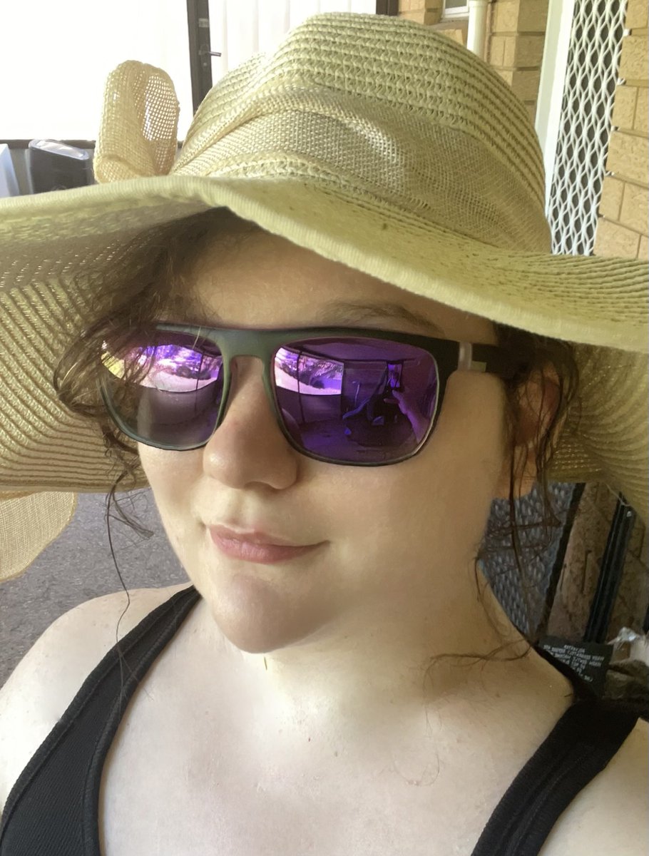 bubbleSqueakers's tweet photo. My dumb ass thought it’d be a great idea to do yard work. 

The heat had other ideas.

Keep safe during this heatwave my fellow NSW buddies. Make sure to apply your sun protection and keep fur babies watered, sheltered and loved. https://t.co/skpYIAmwmq