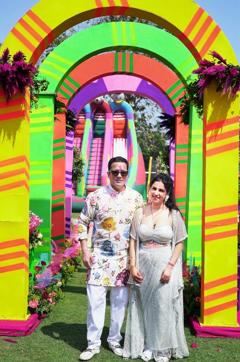DrVivekBindra's tweet photo. The fun isn’t over yet! Here’s a sneak peek into some more vibrant memories from Holi—a day filled with love, colors, and pure joy.
It wasn’t just Holi… it was WHOLE-E! ✨🎨🌸
#Holi #HoliCelebration #HappyHoli #HoliVibes #FestivalOfColors #ColorsOfHoli #YanikaBindra #DrVivekBindra
