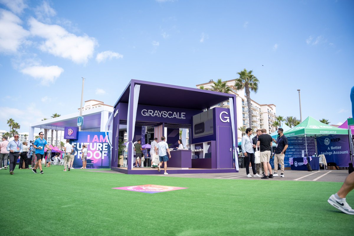 Grayscale tweet media