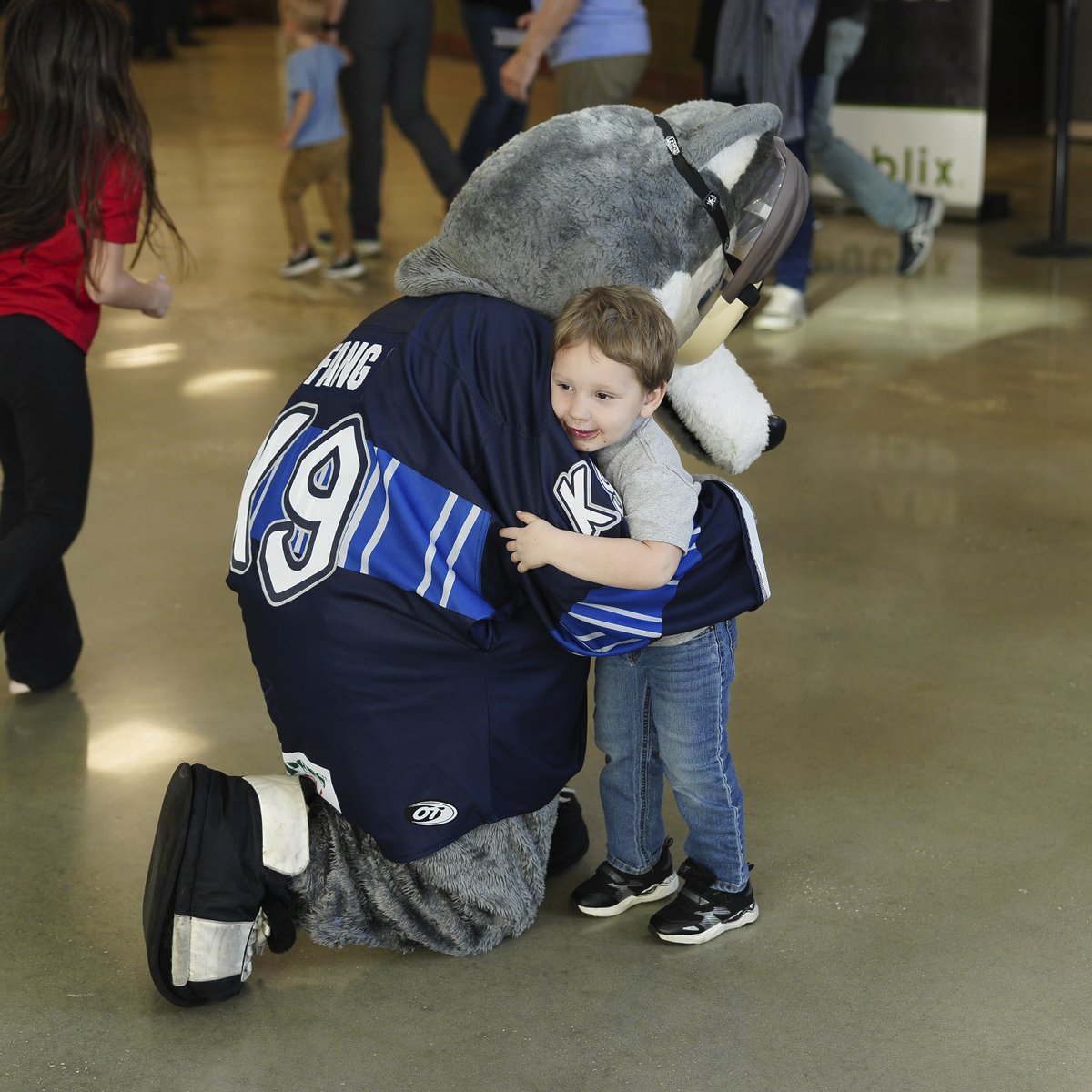 JaxIcemen's tweet photo. A magical thank you to @LeeAndCates for presenting Wizard Night yesterday! ⚡ https://t.co/dDe1H6YFqo
