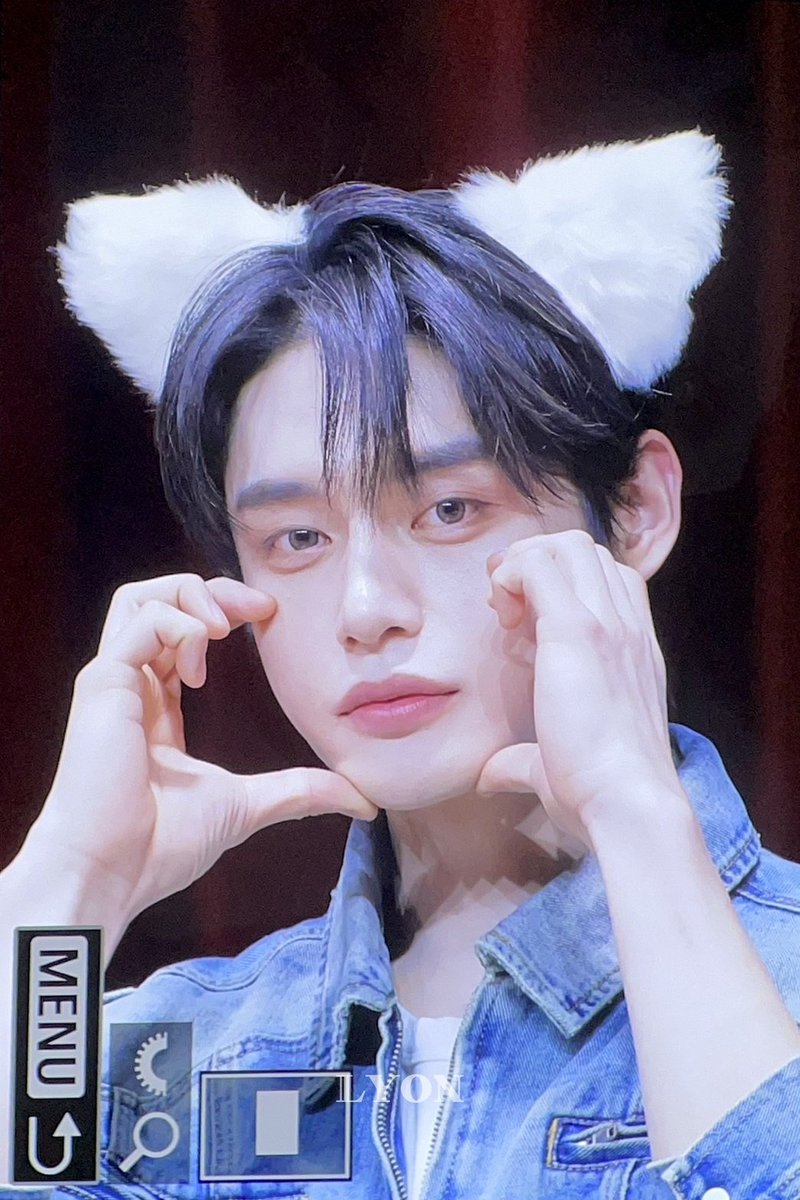 250315 🐈️
#김지웅 #KIMJIWOONG #キムジウン
#ZEROBASEONE #ZB1 #제로베이스원